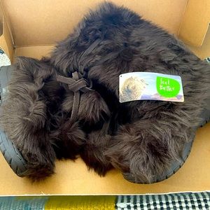 New, in box, never worn Colin Stuart winter boots!